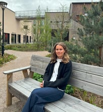 DIH_Tina_ute_sitt_mindre